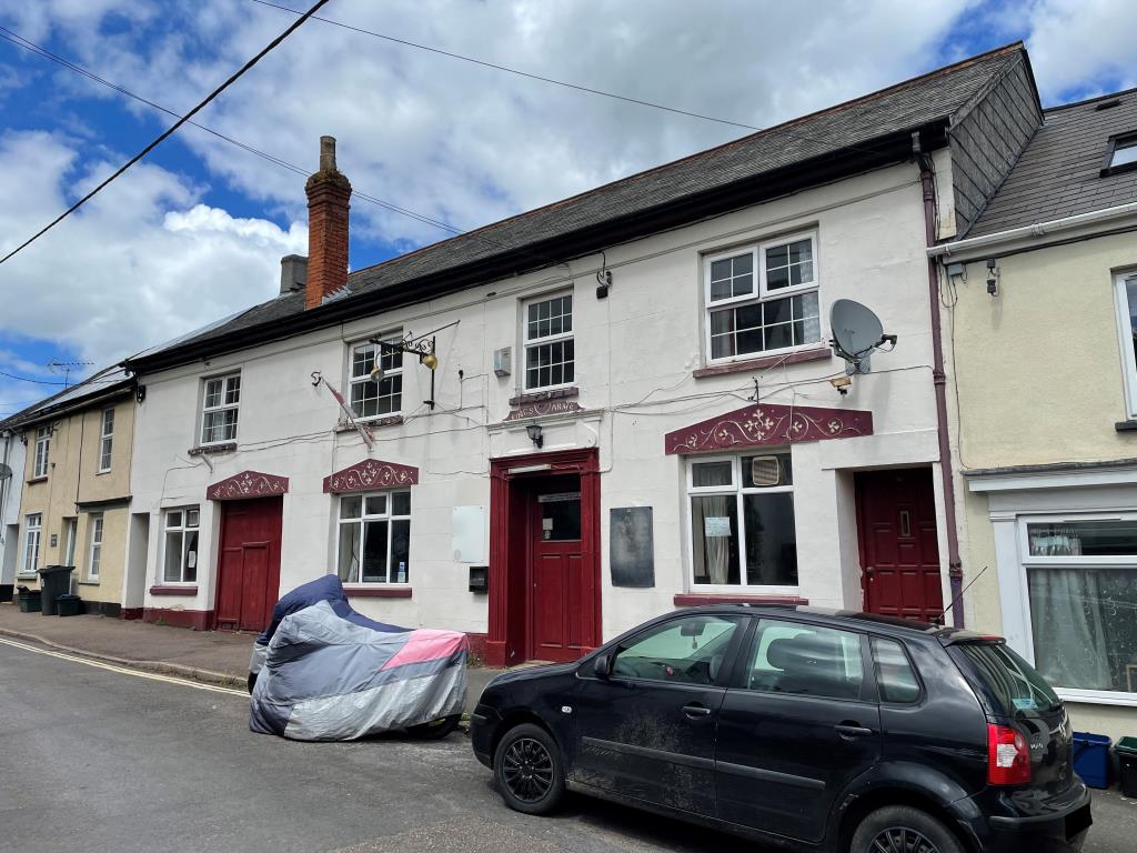 Lot: 163 - FORMER PUBLIC HOUSE WITH PLANNING APPROVAL -
